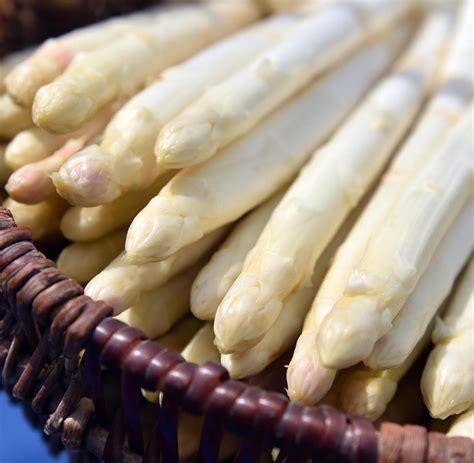 Der tatsächliche beginn der spargelzeit ist abhängig von den temperaturen: Bis Wann Gibt Es Spargel Bilder | Bero Restaurant