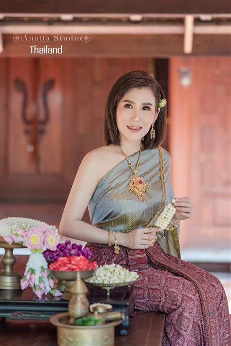 Thailand 🇹🇭 Thai Costume Of Ayutthaya Kingdom ในปี 2020 เดรส ชุด ไทย