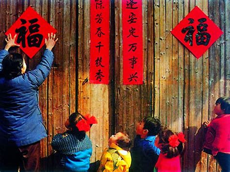 10 Popular Chinese New Year Traditions The List Love