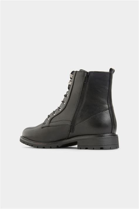 Ainsi vous ne choisissez pas la même chaussure si votre enfant a les pieds fins ou larges. Bottines Noires à Lacets Imitation Cuir Pieds Larges EEE ...