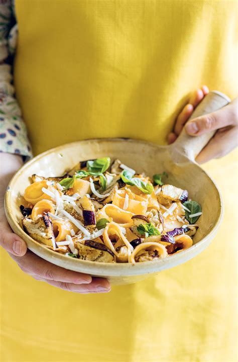 Les cuisines italiennes sont réputées pour leur design raffiné. 6 recettes italiennes authentiques issues du livre Balade Gourmande en Italie | Recette italie ...