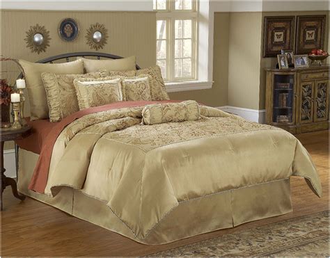 Inspired by a sophisticated island aesthetic, its breezy textiles and exotic. Queen Size Luxury comforter sets Design
