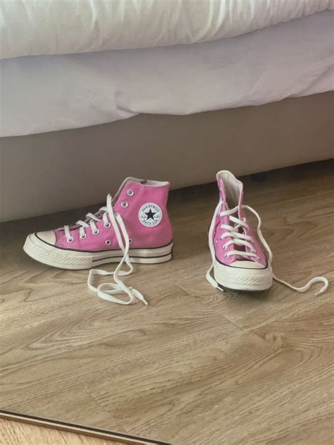 Pink Converses 💗 Colorful Fashion Pink Converse Pink Vibes