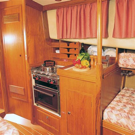 Sailboat / motor sailer category: Fisher 25 Interior http://fisheryachts.com/fisher_25 ...