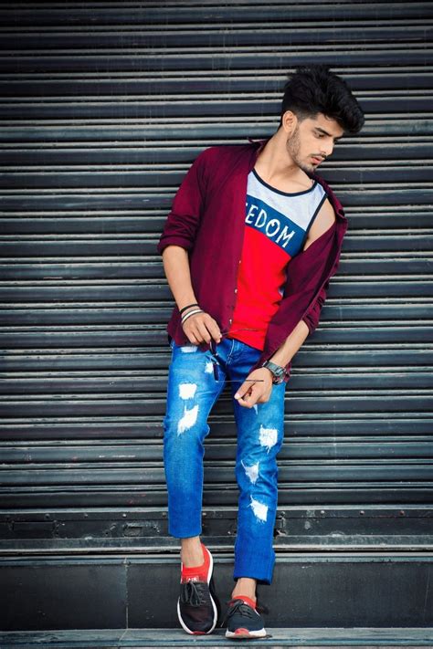 kuch new look | Photoshoot pose boy, Boy photography poses, Photography