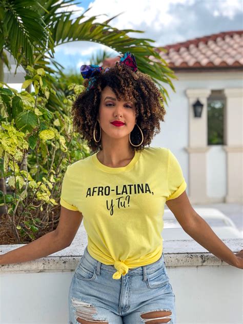 This is a time saving curly hair hack that helps bring out your curls and reduce frizz. Pin by Whitney Gonzalez | Influencer on Curly hair is OK ...
