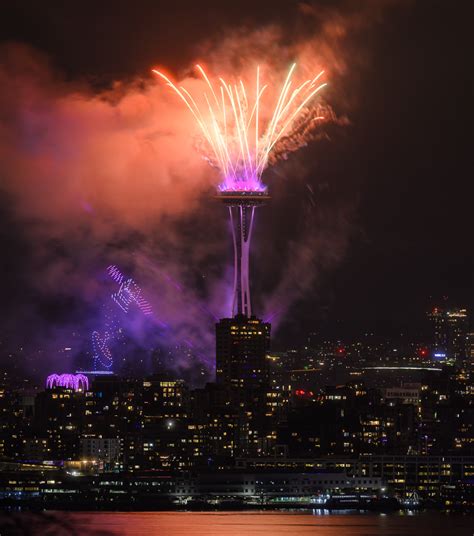 Photos Drones Light Up The Seattle Sky For Annual Space Needle New