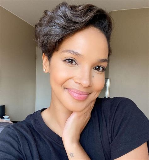 Video Liesl Laurie Shows Off Her Cuteness With Or Without Filters