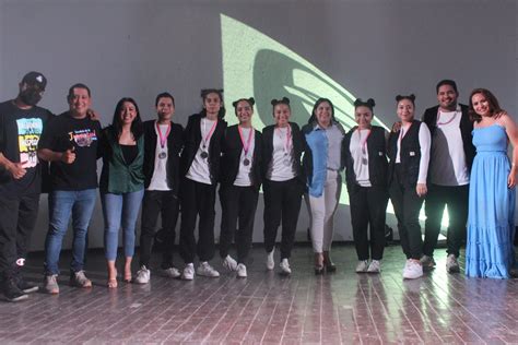 Premian A Equipo Ganador Del Concurso De Baile Juvenil Diario Humano