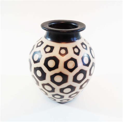Mcm Chulucanas Pottery Vase Signed By Artist Segundo Carmen Tall