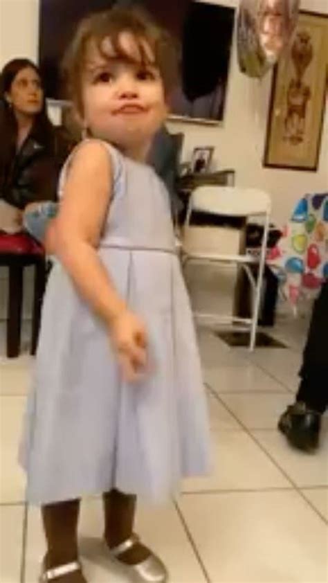 Chayanne Reacciona Al Vídeo Viral De Una Niña De 3 Años Que Baila Su