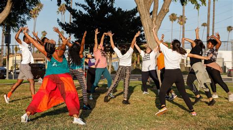 Volunteer — Contra Tiempo Activist Dance Theater