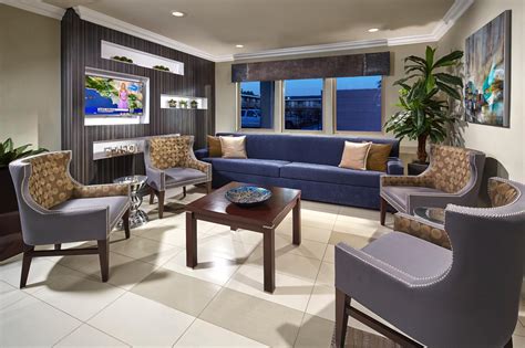 Eden roc inn & suites provides guests with modern and spacious lodgings in one of southern california's most popular destination cities. Eden Roc Inn and Suites en Anaheim | BestDay.com