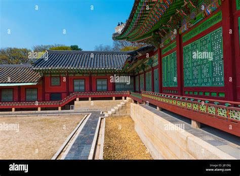 Compound Yard Hi Res Stock Photography And Images Alamy