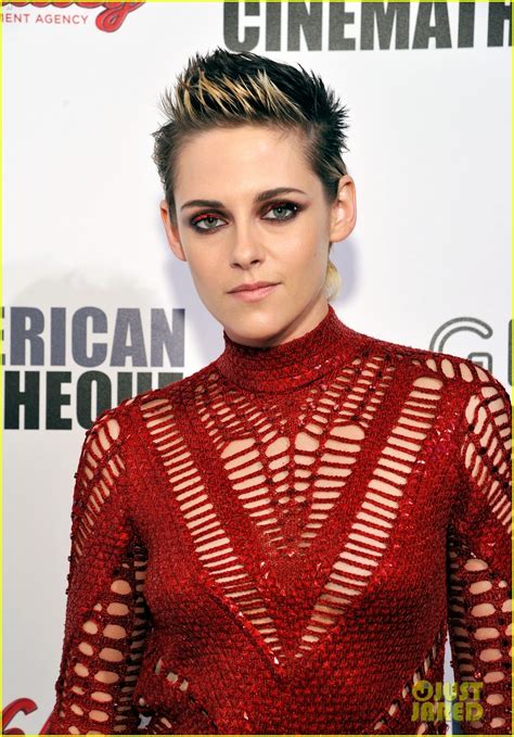 Kristen Stewart Matches Her Eye Makeup To Her Red Hot Dress Photo