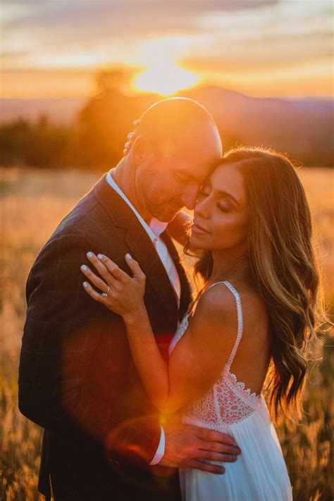 These Two Are Soo In Love Obsessed With This Sunset Couples Engagement