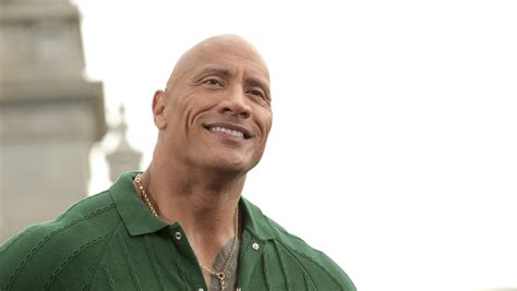 Dwayne Johnson Compra Todos Los Snickers De Una Tienda Para Compensar