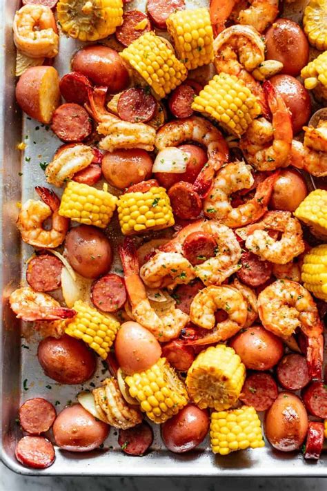 Fresh flat leaf parsley, shrimp, creole seasoning, garlic clove and 8 more. Shrimp boil in the oven with old bay #shrimpboil #cajun #oldbay in 2020 | Smoked andouille ...