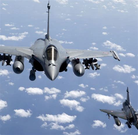 Schutz von Zivilisten: Nato-Kampfjets dürfen Gaddafis Truppen angreifen