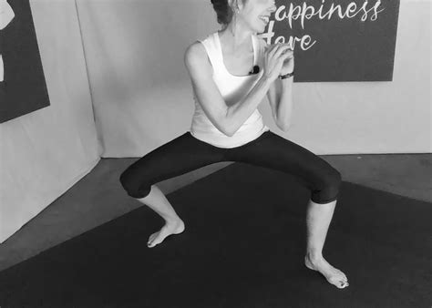 Three Alternatives To The Curtsy Lunge The Happiness Here