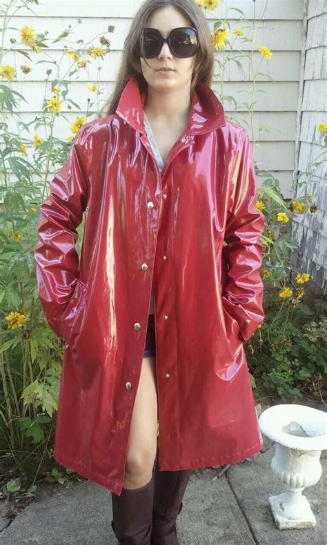 Red Pvc Raincoat Regenbekleidung Anziehsachen Bekleidung