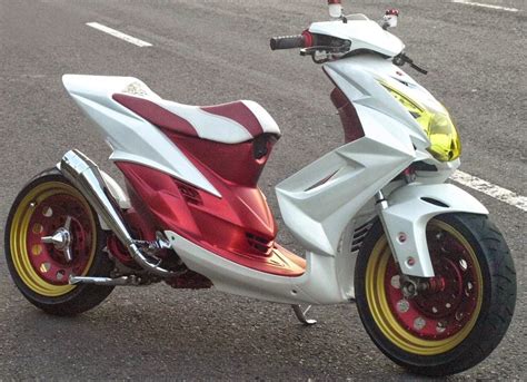Modifikasi Motor Mio J Warna Merah - Radea