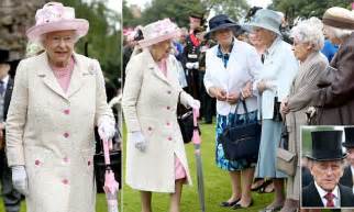 The Queen And Prince Philip Host A Holyrood Garden Party Daily Mail Online