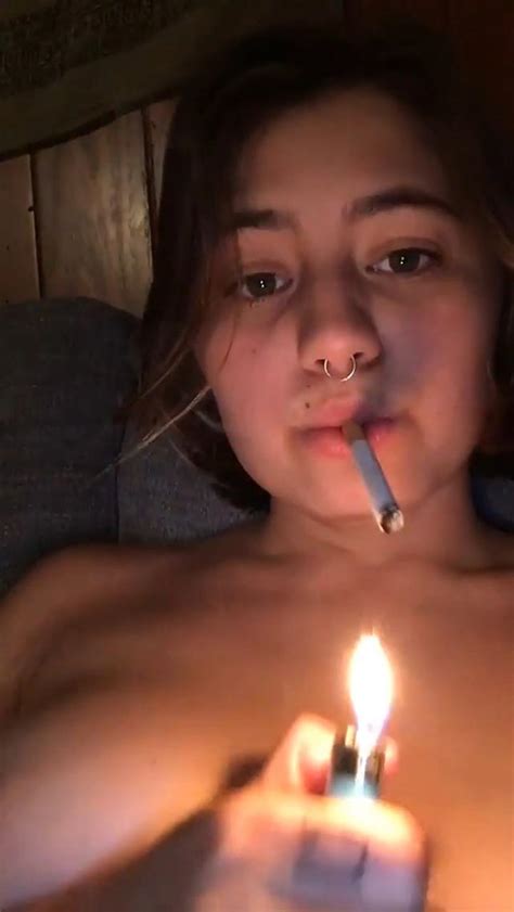 Lia Marie Johnson Nude And Topless Private Pics — Young Star Showed Natural Perky Tits Scandal