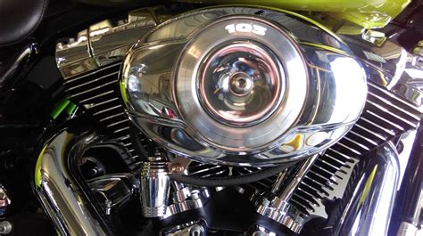 Kuryakyn 9931 Bluegrass Breather Oil Catch Can Tank Chrome For Harley