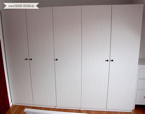 In drei schritten gerade justierte ikea türen der serie besta. IKEA Hack - PAX Kleiderschrank Makeover mit Beadboard ...