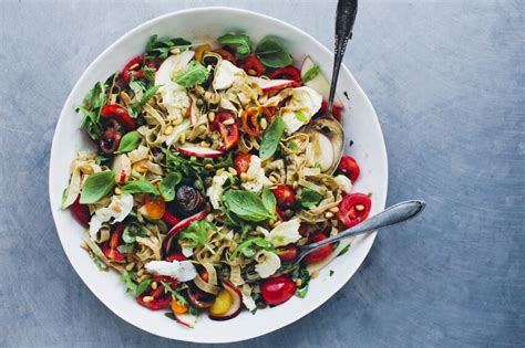 Lekker zomers deze Italiaanse pastasalade maak je in een handomdraai