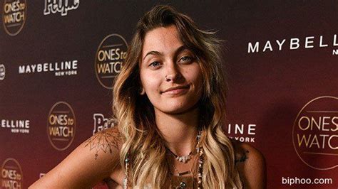 Paris Jackson Defends Her Choice To Not Shave By Flaunting Her Hairy