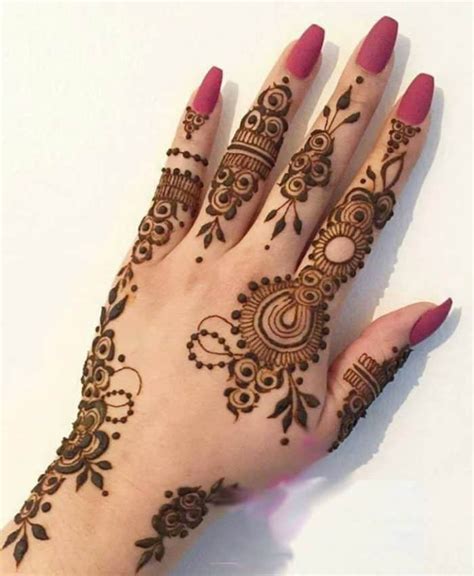All these designs are unique and artistic, and very simple to apply on hands and feet, furthermore, all designs bring a wonderful look to your hands and enhance its beauty and feel. 30 Fascinating Mehndi Designs for Eid Ul Fitr 2019 - SheIdeas