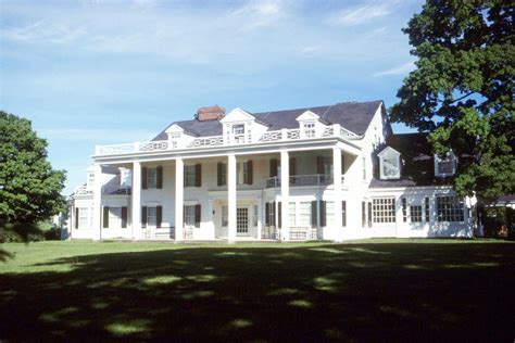Colonial Revival Style House