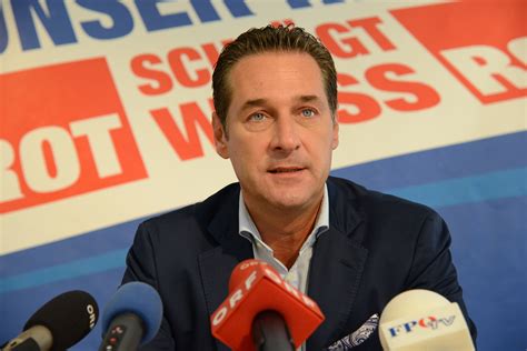 Ich werde facebook sowieso bald. HC Strache: Türkische Wahlkampfauftritte in Österreich ...