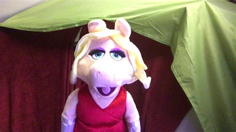 Miss Piggy Sings What A Girl Wants Youtube