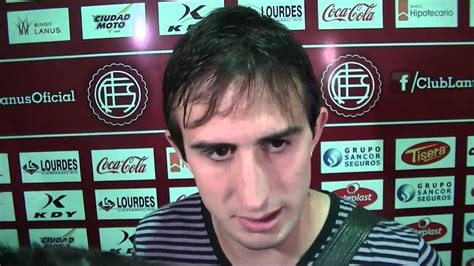 El equipo de jorge almirón venía de vencer a independiente por el torneo y de eliminar a san lorenzo por la libertadores. Carlos Izquierdoz Lanus 1 - 1 Newells - YouTube