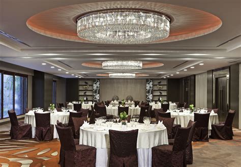 Hay una piscina al aire libre y 5 sitios para comer. Sheraton Imperial Kuala Lumpur Hotel, Malaysia | EventNook