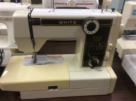 White Heavy Duty Used Sewing Machine Model 999