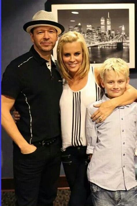 Explore quality entertainment images, pictures from top photographers around the world. The Wahlberg Family | Jenny mccarthy, Jenny mccarthy hair ...