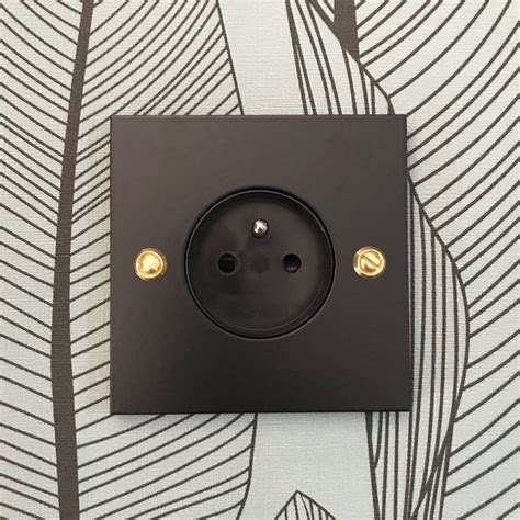 Nm Prise Noir Mat Basic Loft Interrupteurs Et Prises Au Design
