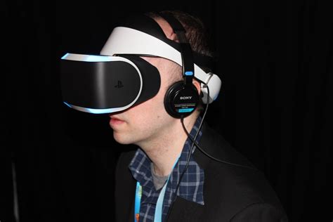 We Just Tried Sonys Ps4 Virtual Reality Headset We Like It Kotaku