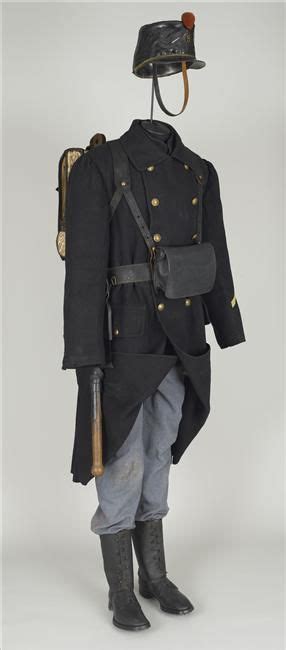 British soldiers in world war 1 wore service dress uniform with a close fitting four pocket tunic and the weapon used by the british army in ww1 was the lee enfield no 3, while in ww2 it was the no4. Warfare in the Age of Steam: Belgian infantry of 1914 ...