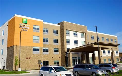 Holiday Inn Express And Suites Omaha Millard Area 102 ̶1̶1̶2̶