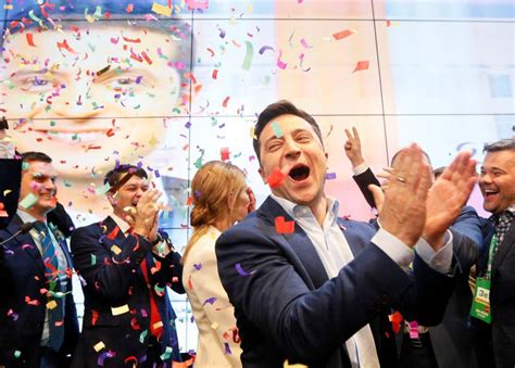 25 февраля 2010 — 22 февраля 2014. Зеленский президент - Янукович и Онуфрий поздравили нового ...