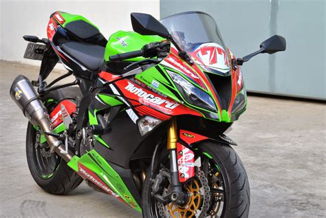 A 67 mm bore and 45.1 mm stroke gives the engine its 636 cc displacement, and it shouldn't be a surprise that the compression ratio is a. zerografix custom: Kawasaki ZX636'13+ SBK Livery