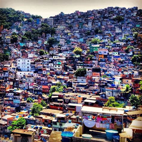 Pin De Stephanie Wu Em Ride Colorfully Favelas Brazil Favelas