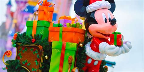 Pour Les 90 Ans De Mickey Mouse Disneyland Paris Voit Les Choses En