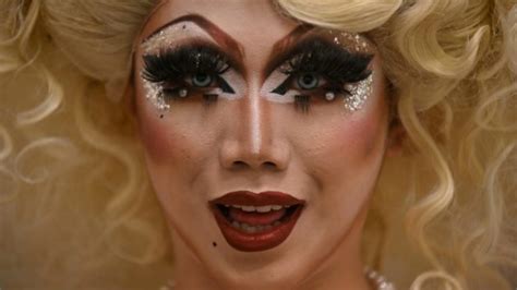 Chinas Drag Queens Pushing For Mainstream Acceptance Breaking Asia