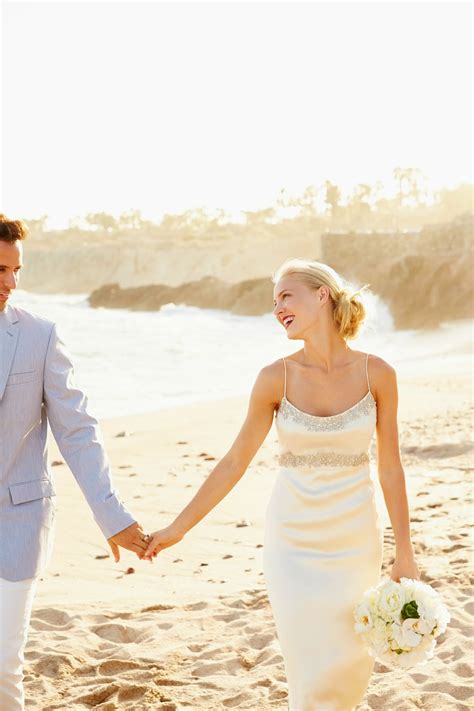 We all dream of the perfect beach wedding with warm weather, lots of sunshine, and a cool breeze. Beach Wedding Hairstyle Ideas: the Best Hairstyles to Wear ...